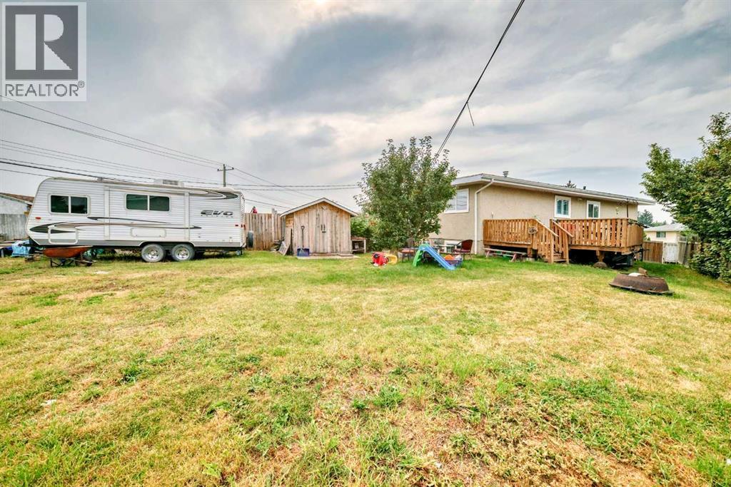 203 PENBROOKE CLOSE SE - 26