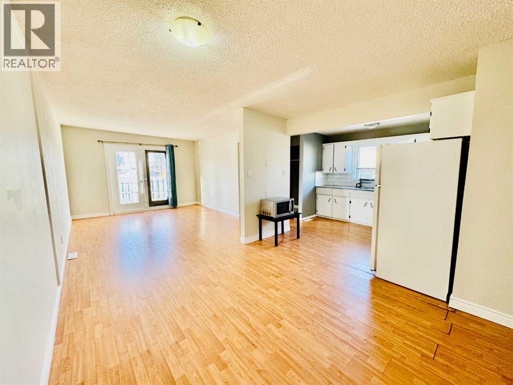 203 PENBROOKE CLOSE SE - 3