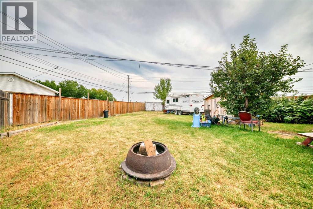 203 PENBROOKE CLOSE SE - 27