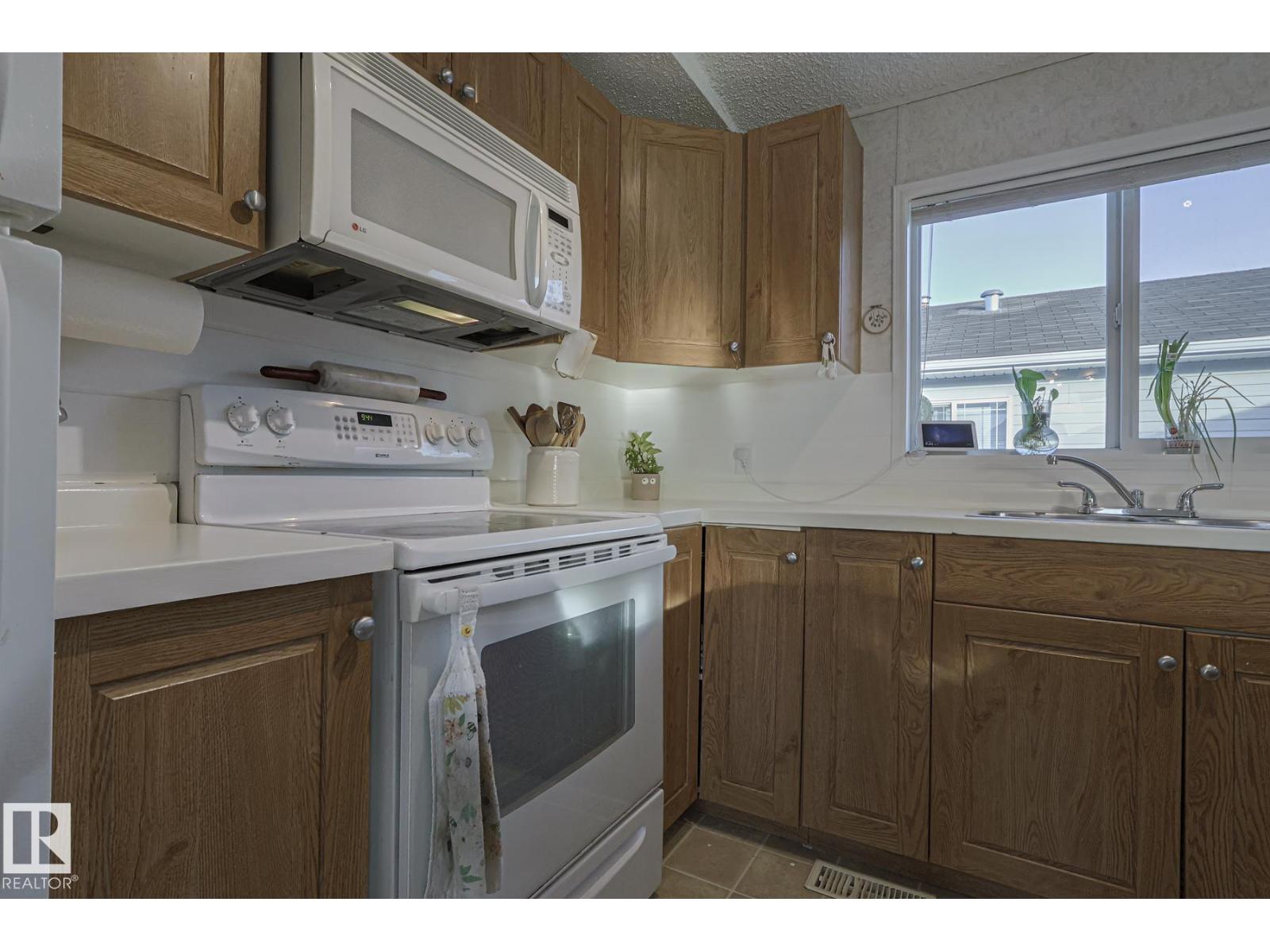 4000 Aspen WY, Leduc