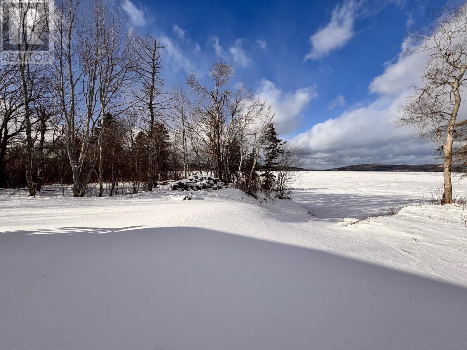 Property 19 of 27 of 941 West Lake Ainslie Road, McCormack