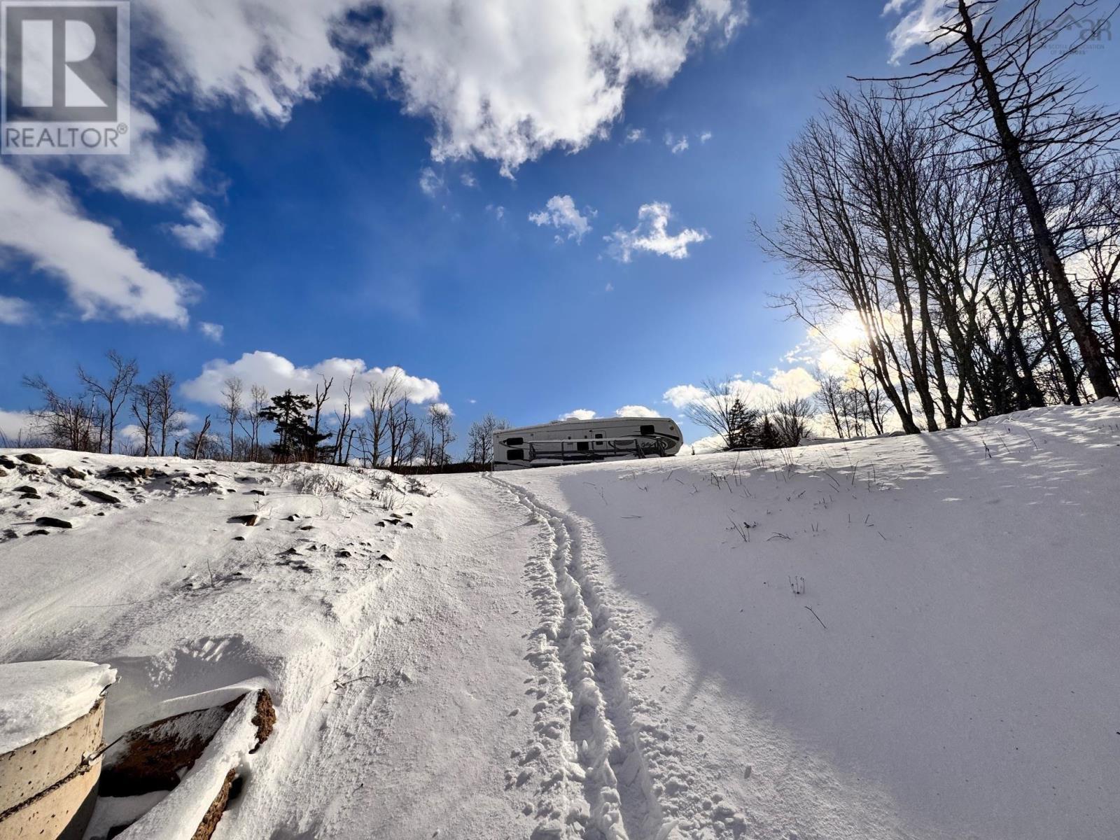 Property 22 of 27 of 941 West Lake Ainslie Road, McCormack