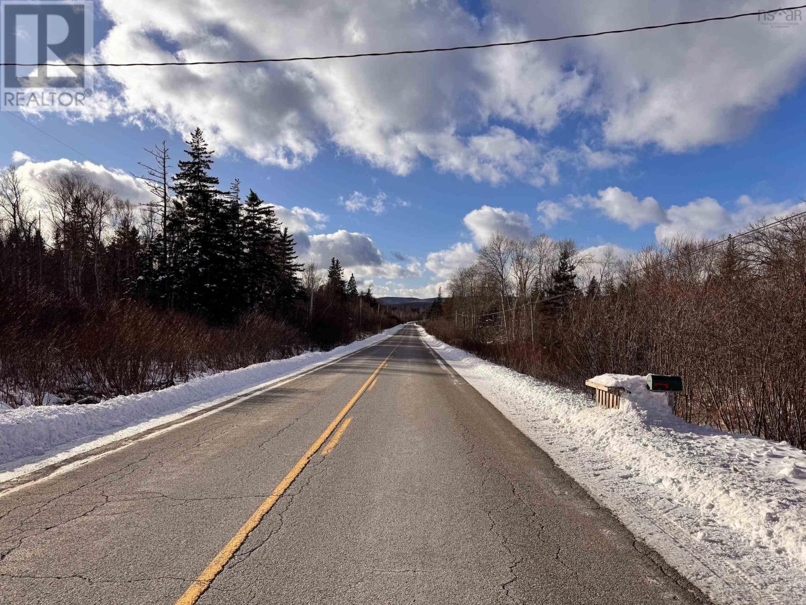 Property 25 of 27 of 941 West Lake Ainslie Road, McCormack