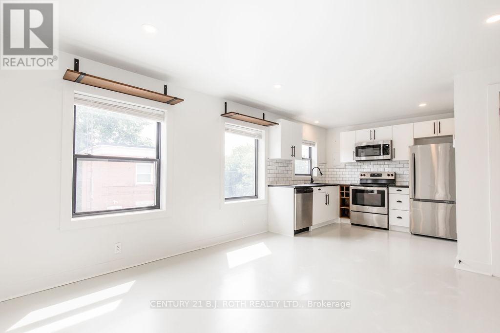 1370 KILLARNEY BEACH ROAD - 13