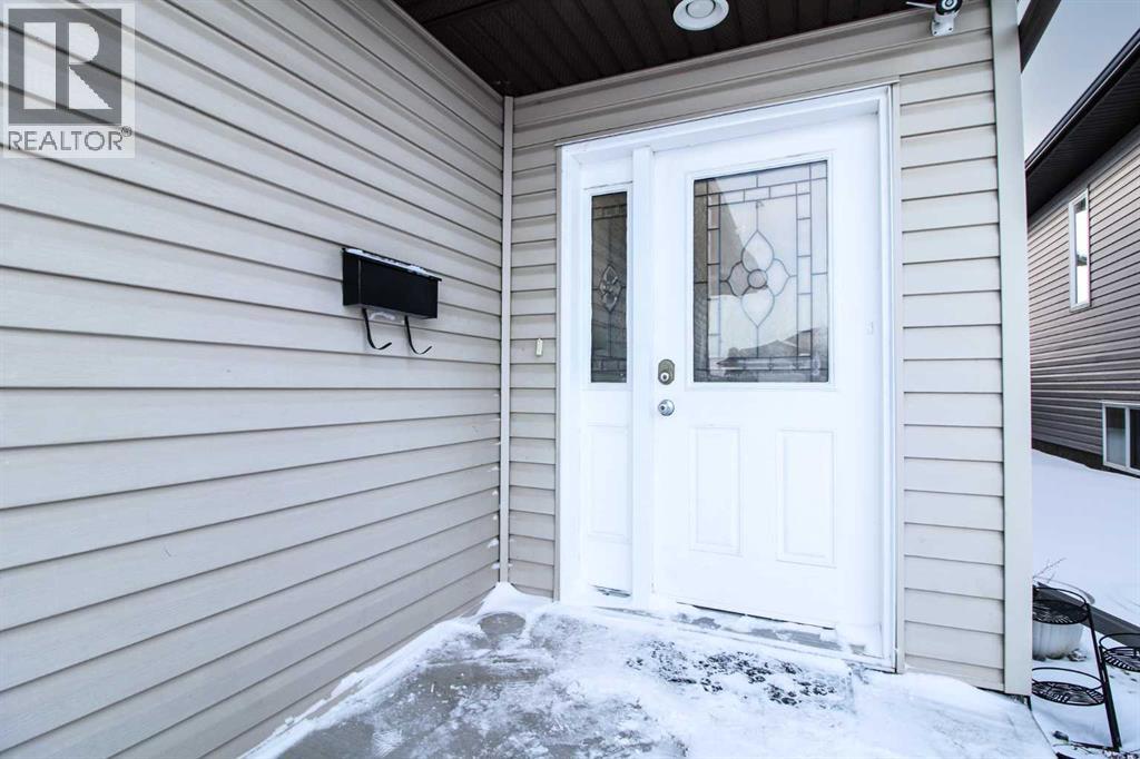 1808 47A Avenue - Photo 2 of 29, Lloydminster, Saskatchewan