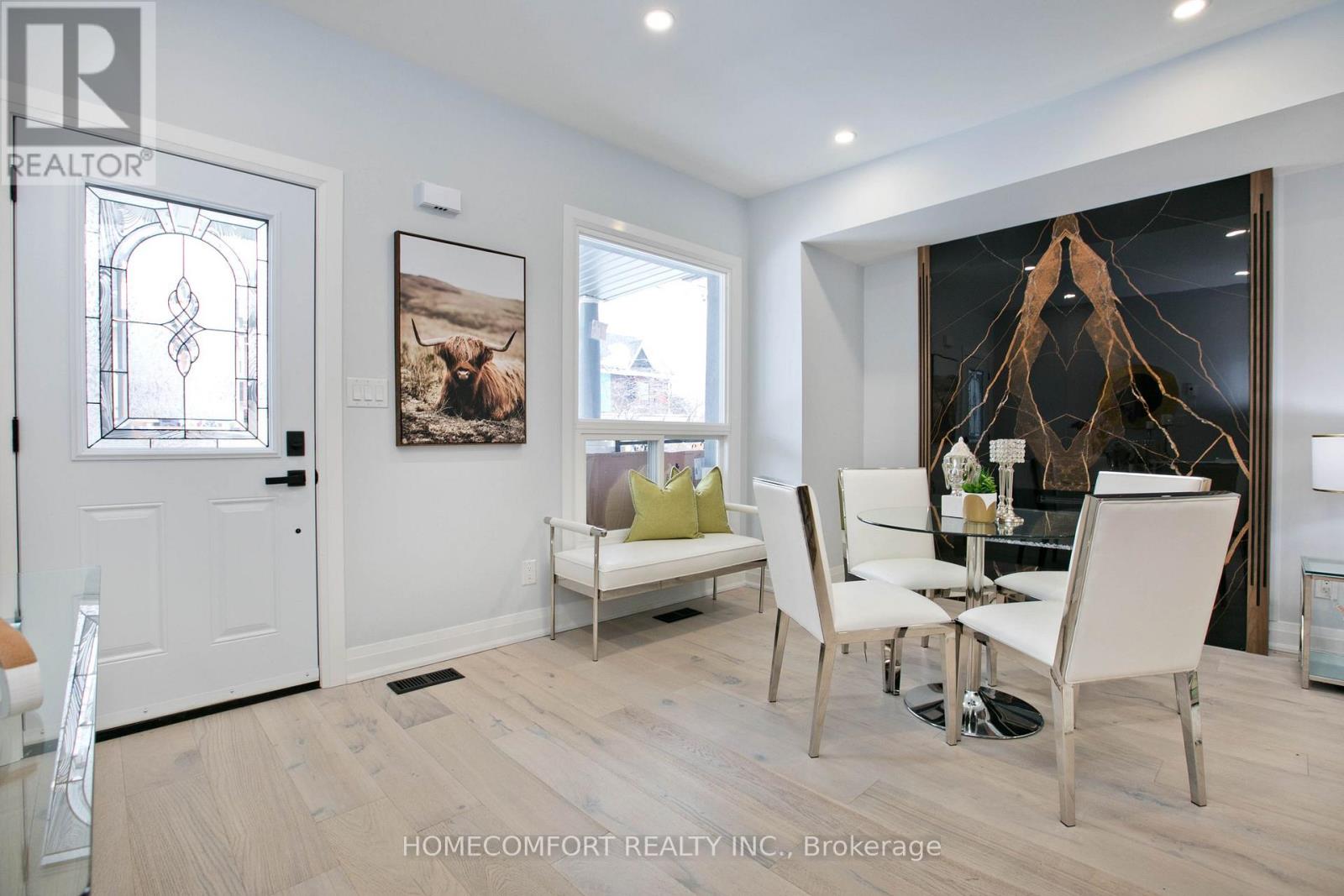 18 CONNAUGHT AVENUE - Photo 2 of 9, Toronto (Greenwood-Coxwell), Ontario