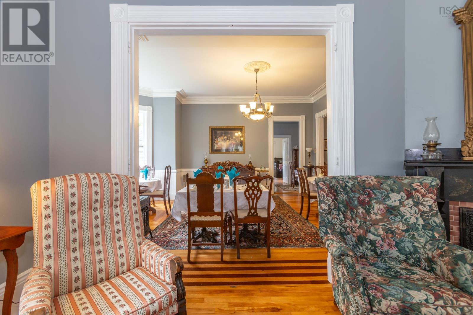 Property 18 of 50 of 548 St George Street