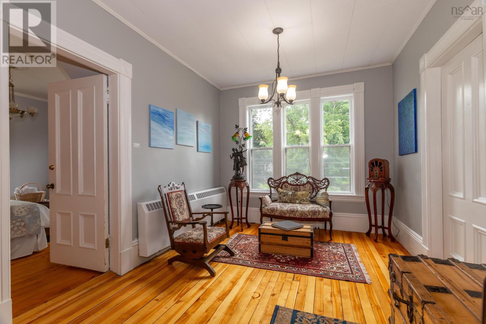 Property 28 of 50 of 548 St George Street