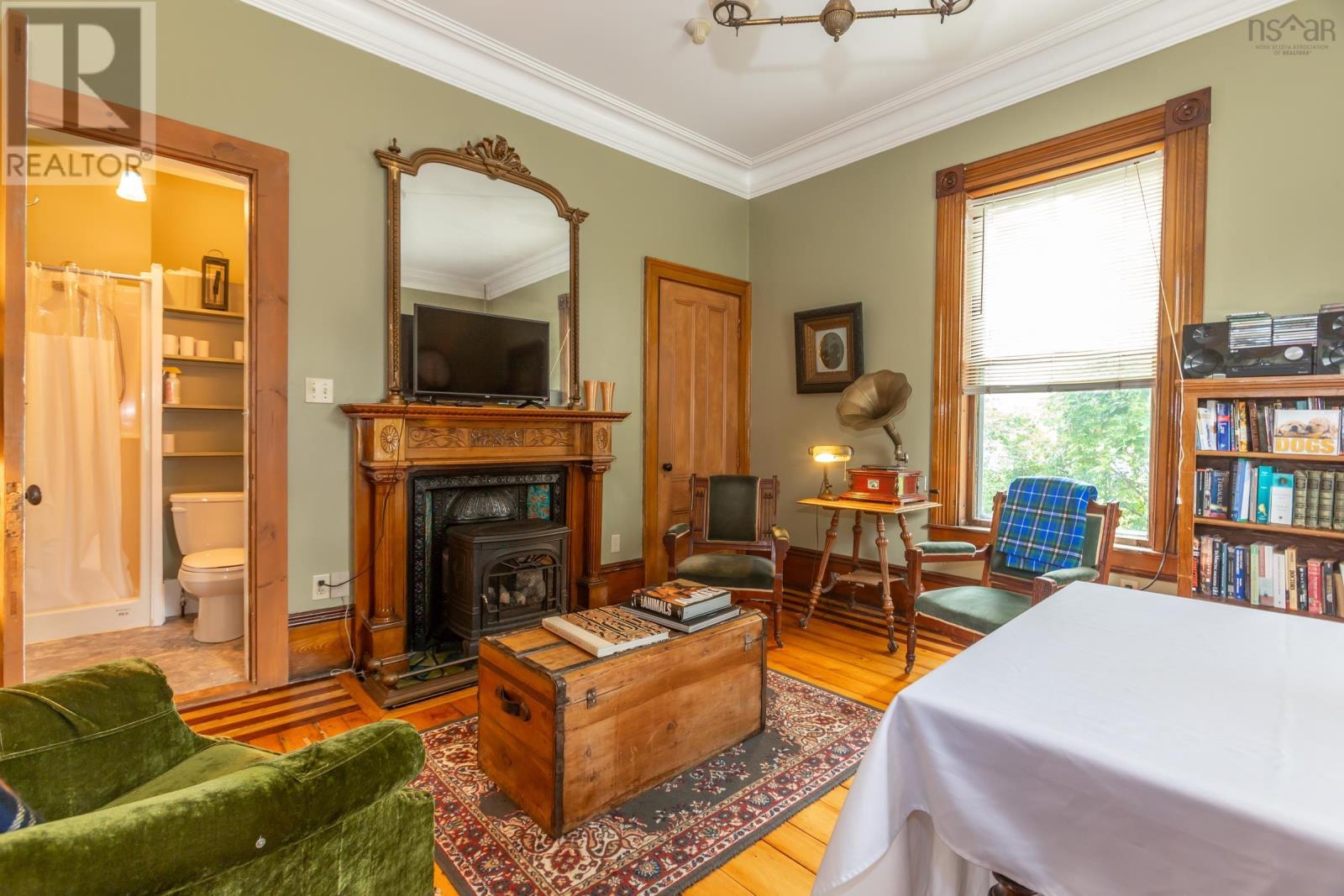 Property 26 of 50 of 548 St George Street