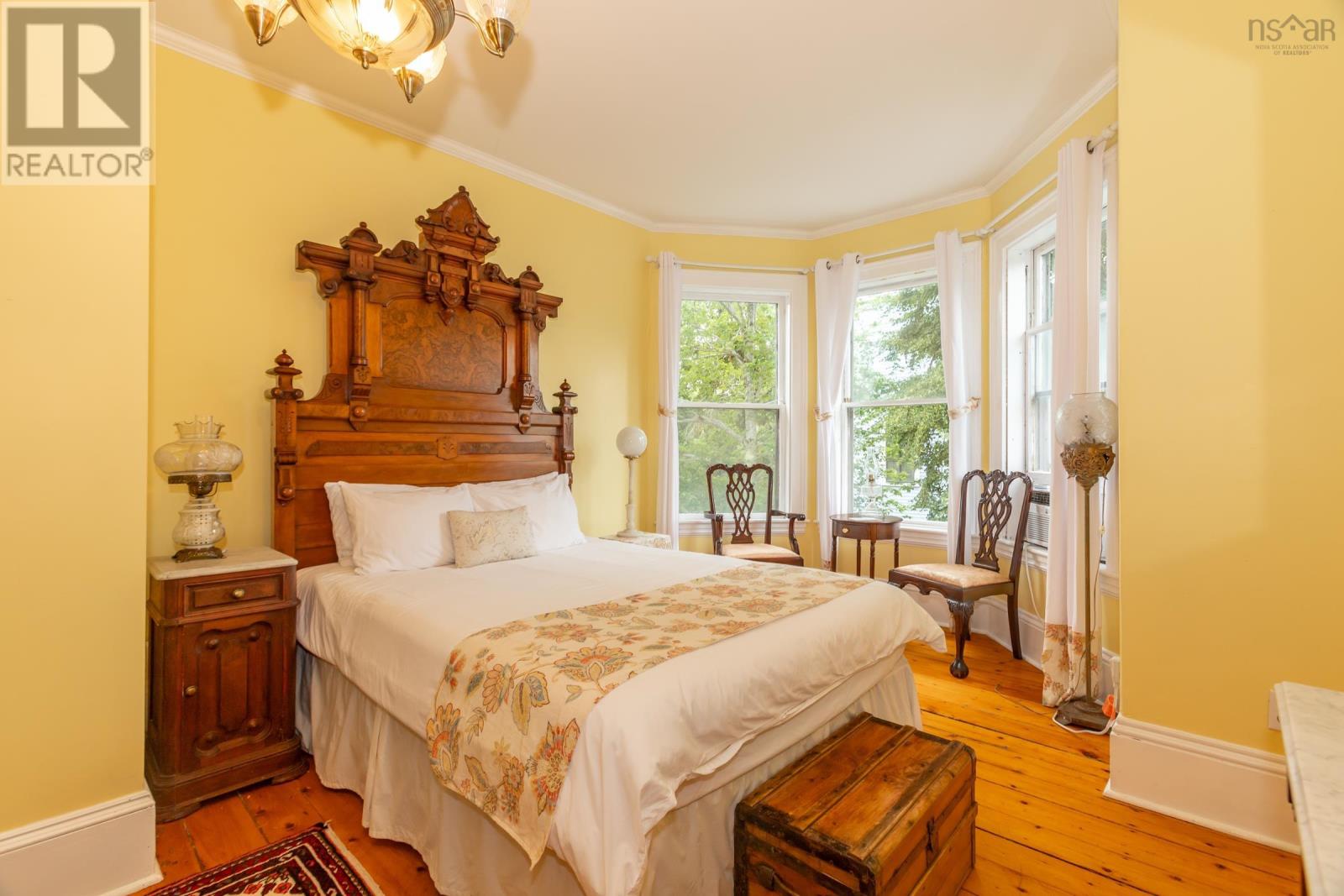 Property 32 of 50 of 548 St George Street