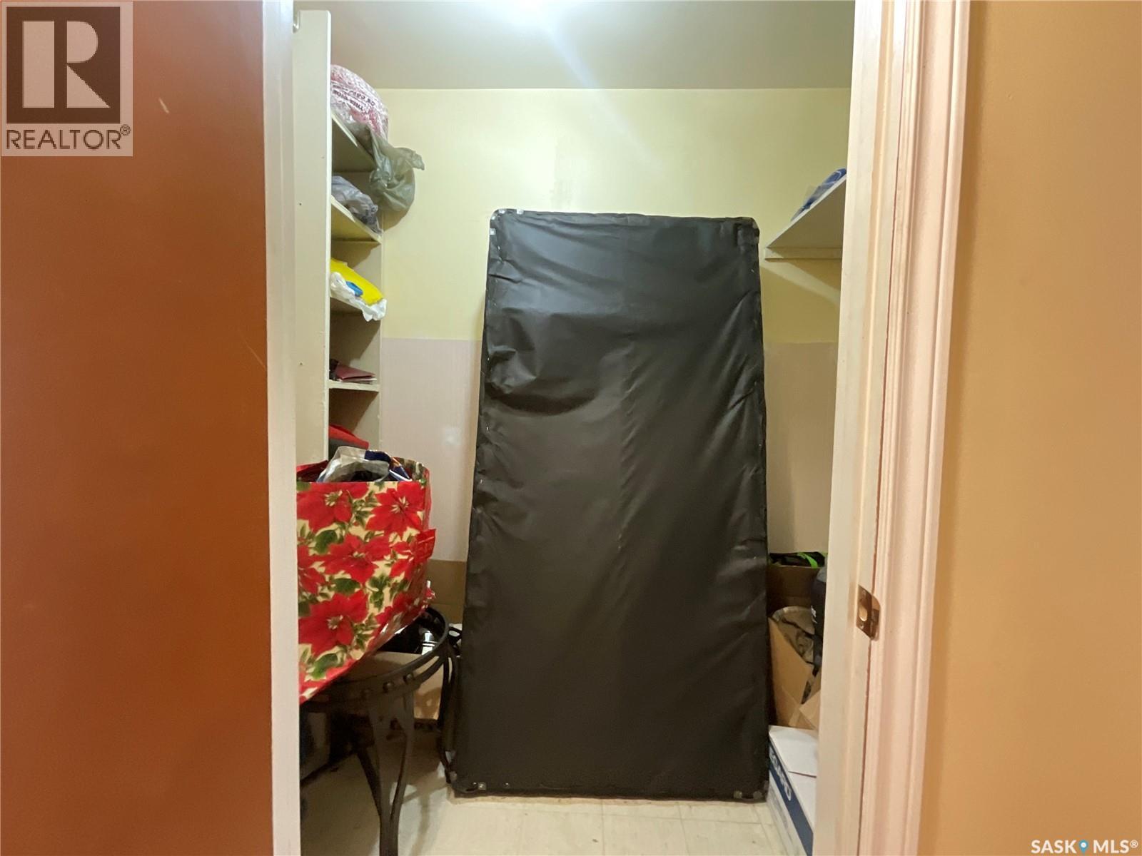 Single Family House Low rise for Sale in   RAE STREET Regina 