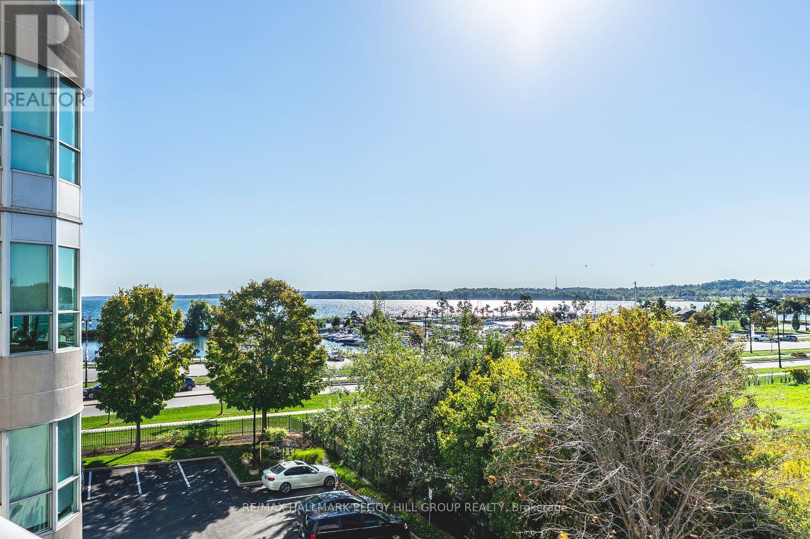 2 Toronto Unit 401 photo 5