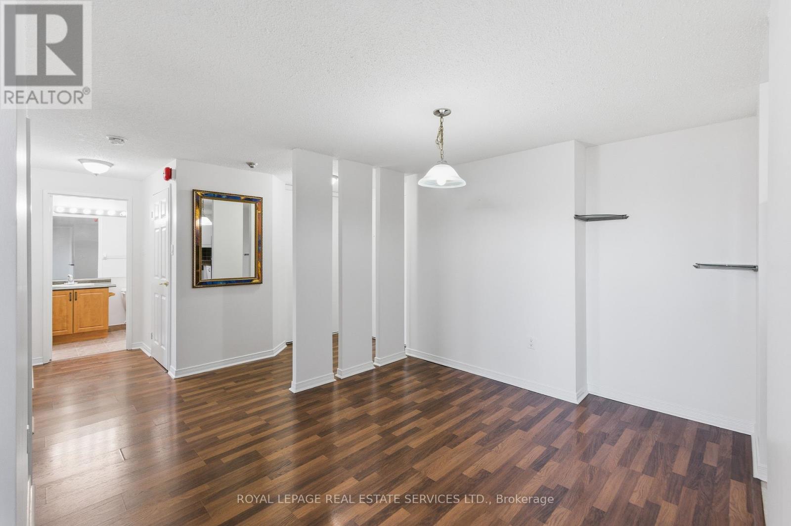 6720 Glen Erin Unit 904 photo 3