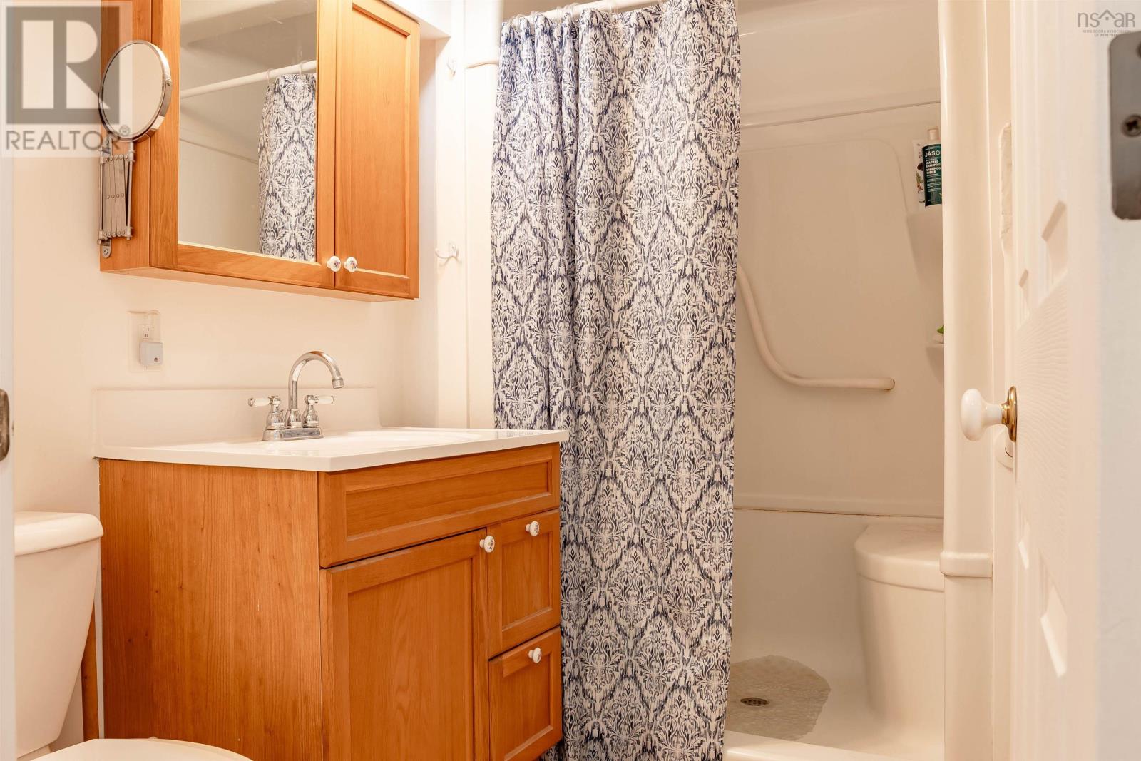 Property 24 of 33 of 1407 North Shore Road