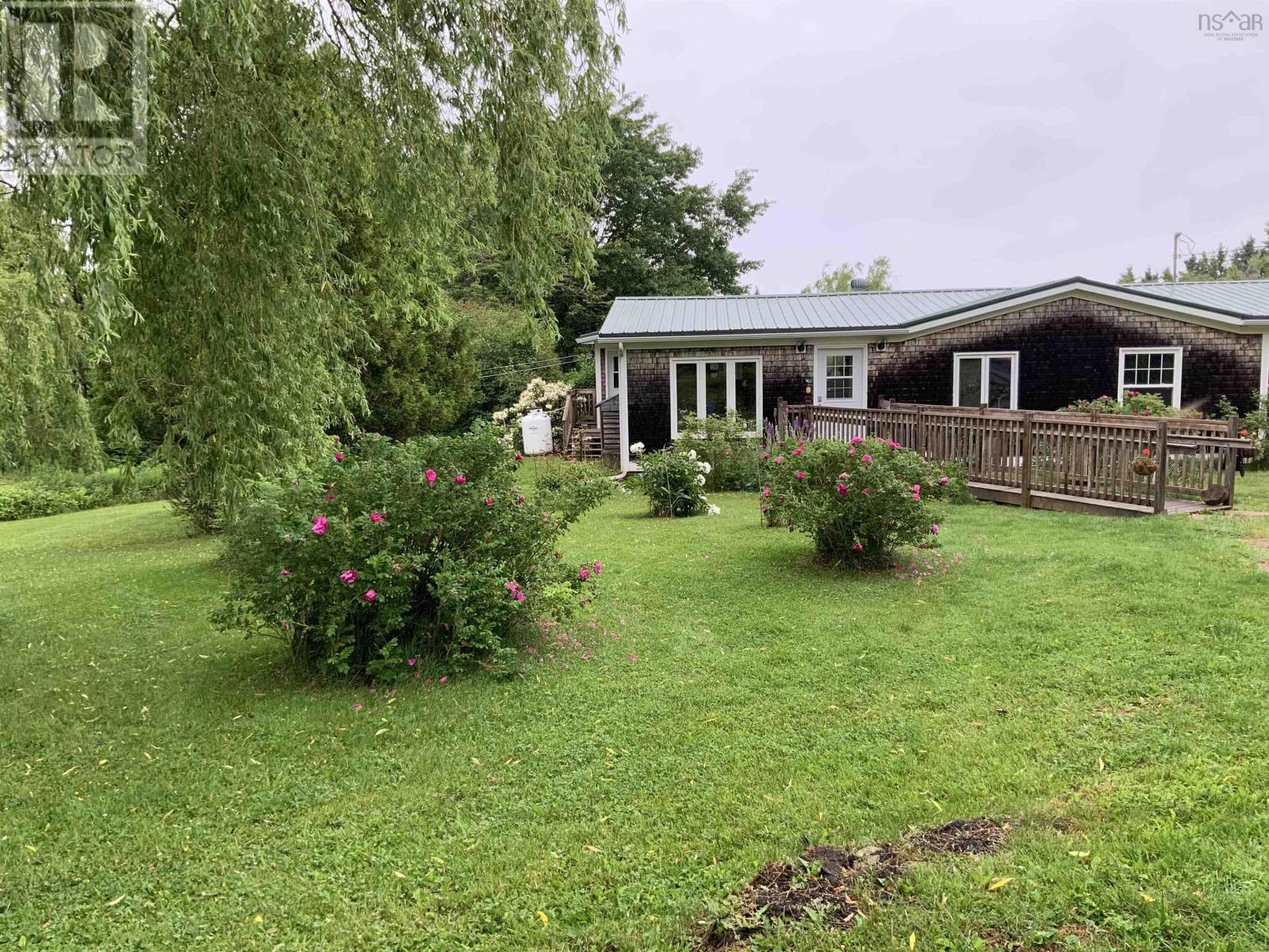 Property 4 of 33 of 1407 North Shore Road