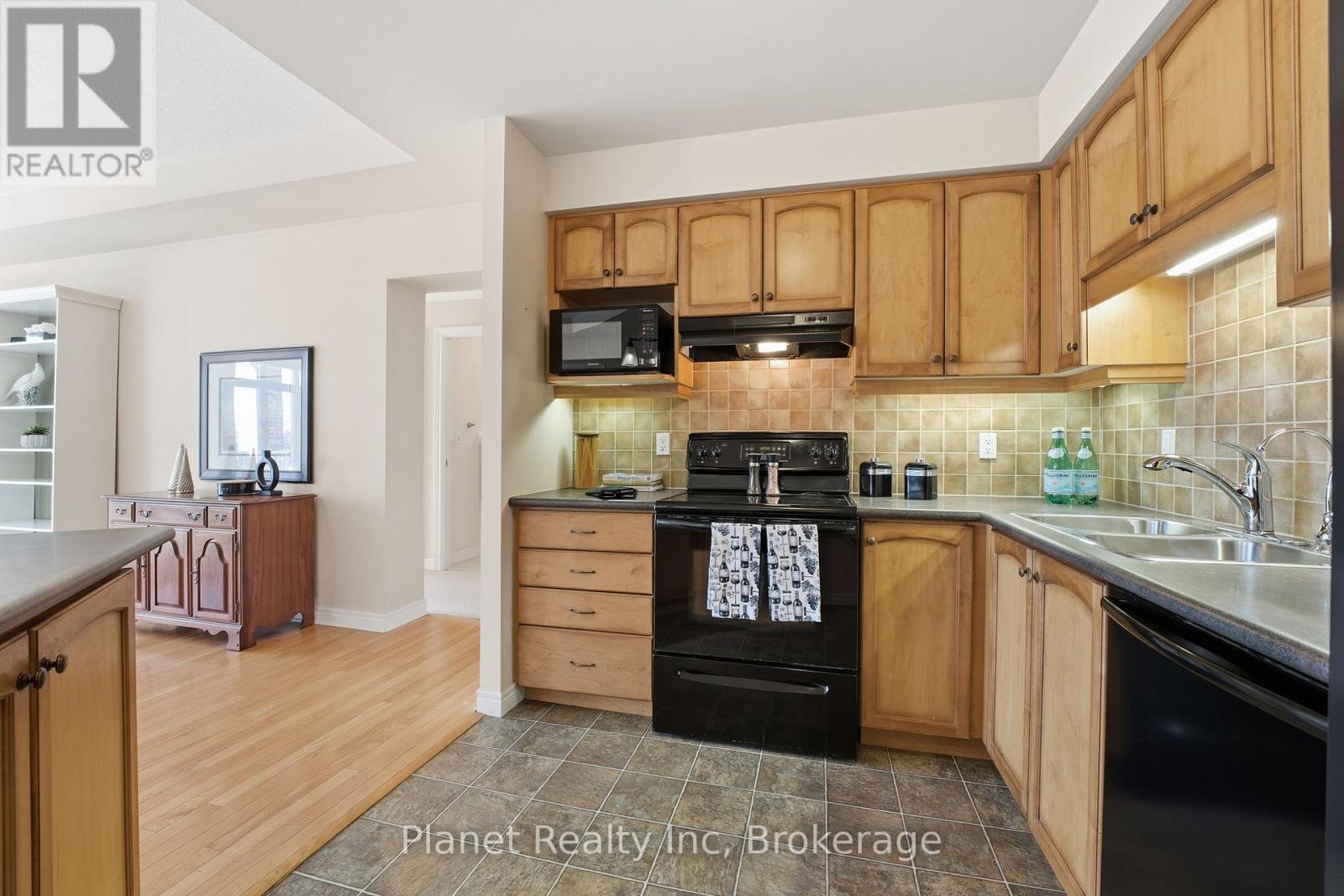 #301 65 BAYBERRY DRIVE - 13