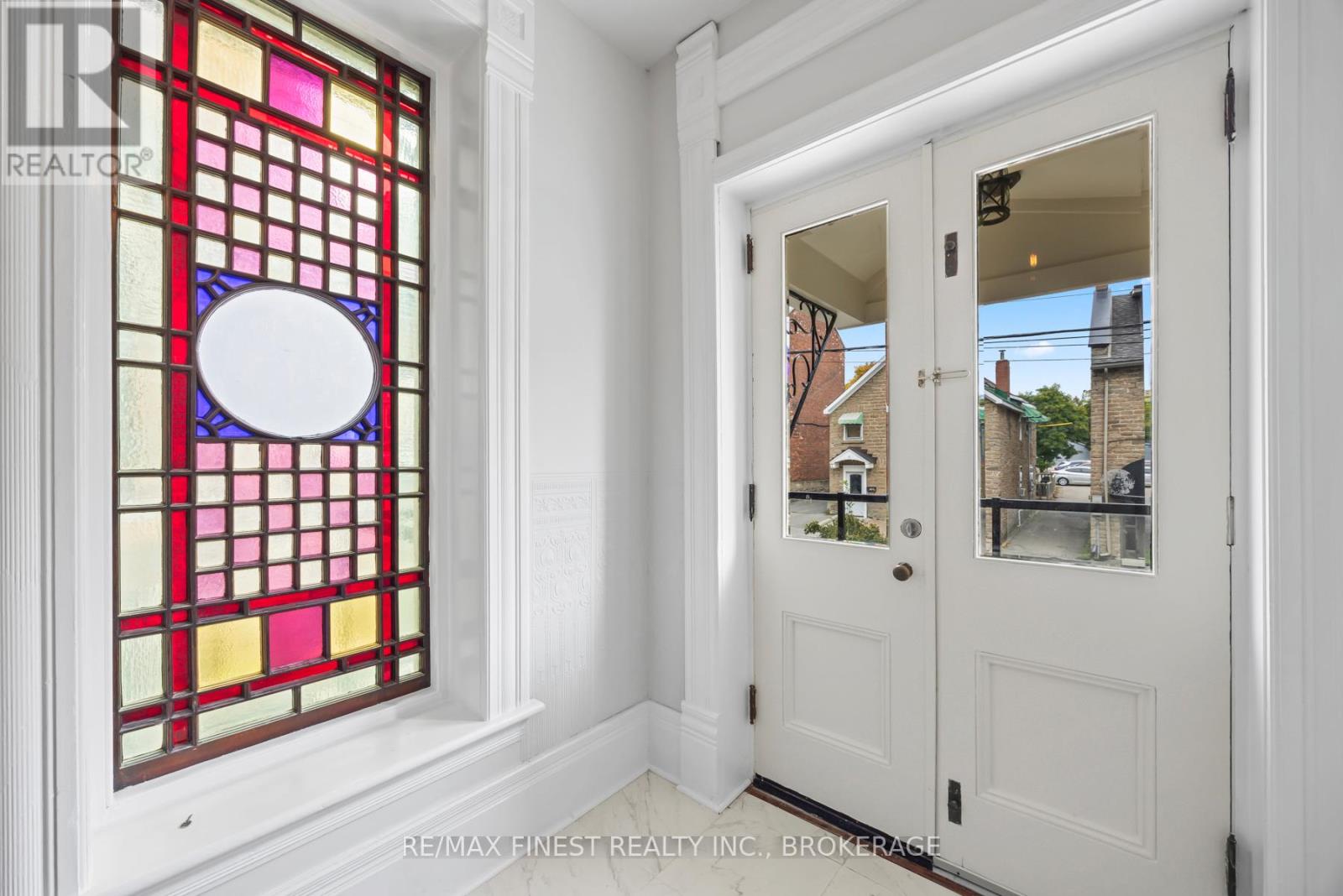 10 VICTORIA AVENUE - Photo 3 of 42, Brockville, Ontario