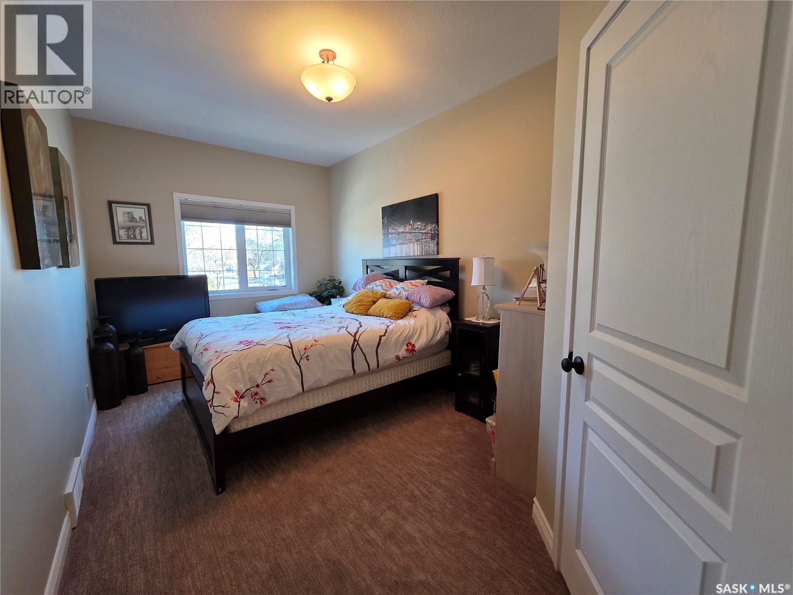 Single Family House Bi-level for Sale in  th AVENUE NE Swift Current 