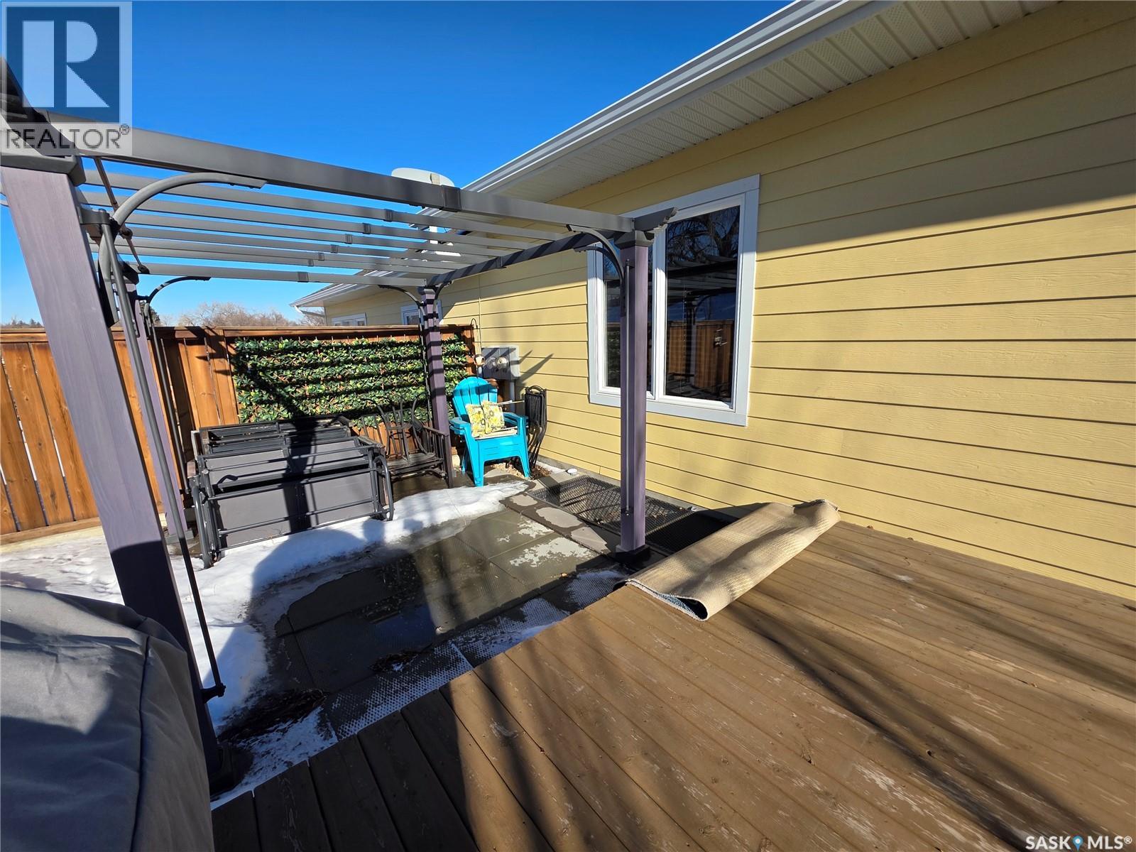 Single Family House Bi-level for Sale in  th AVENUE NE Swift Current 