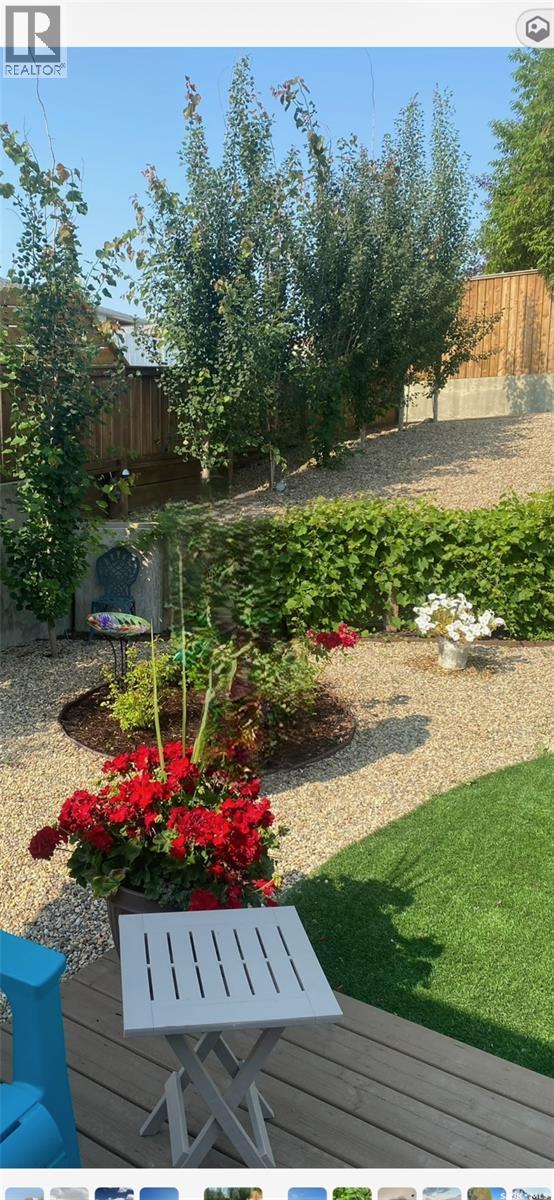 Single Family House Bi-level for Sale in  th AVENUE NE Swift Current 