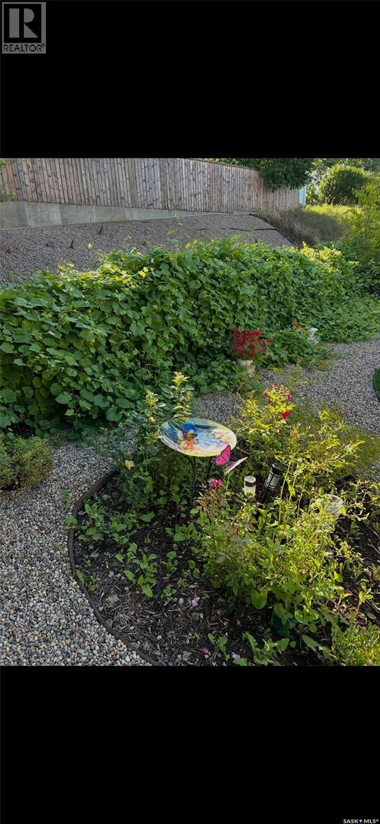 Single Family House Bi-level for Sale in  th AVENUE NE Swift Current 