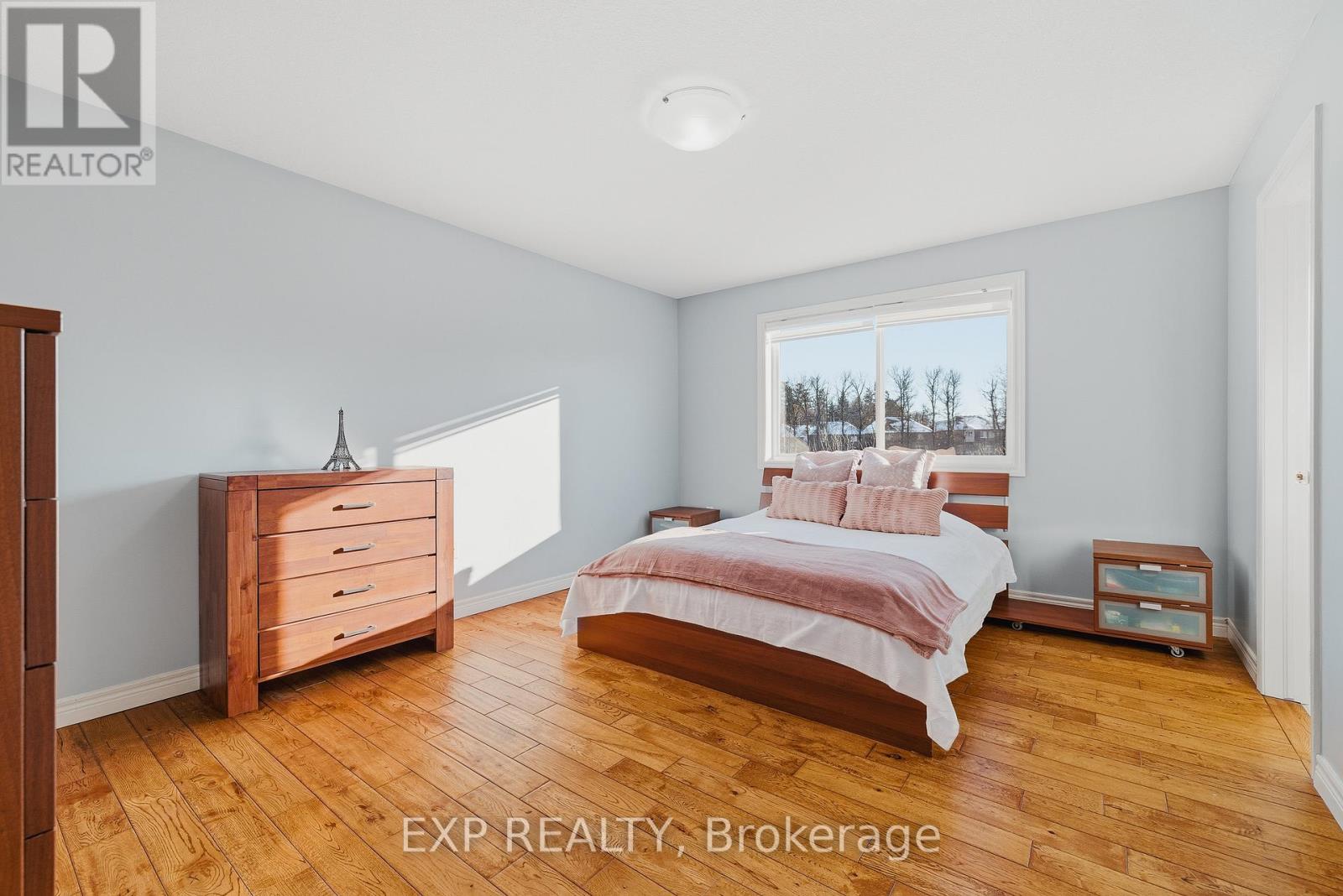 23 DOON CREEK STREET - 11