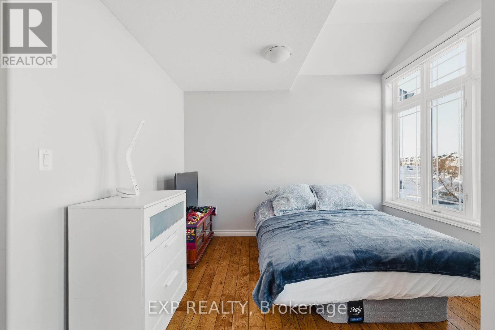 23 DOON CREEK STREET - 17