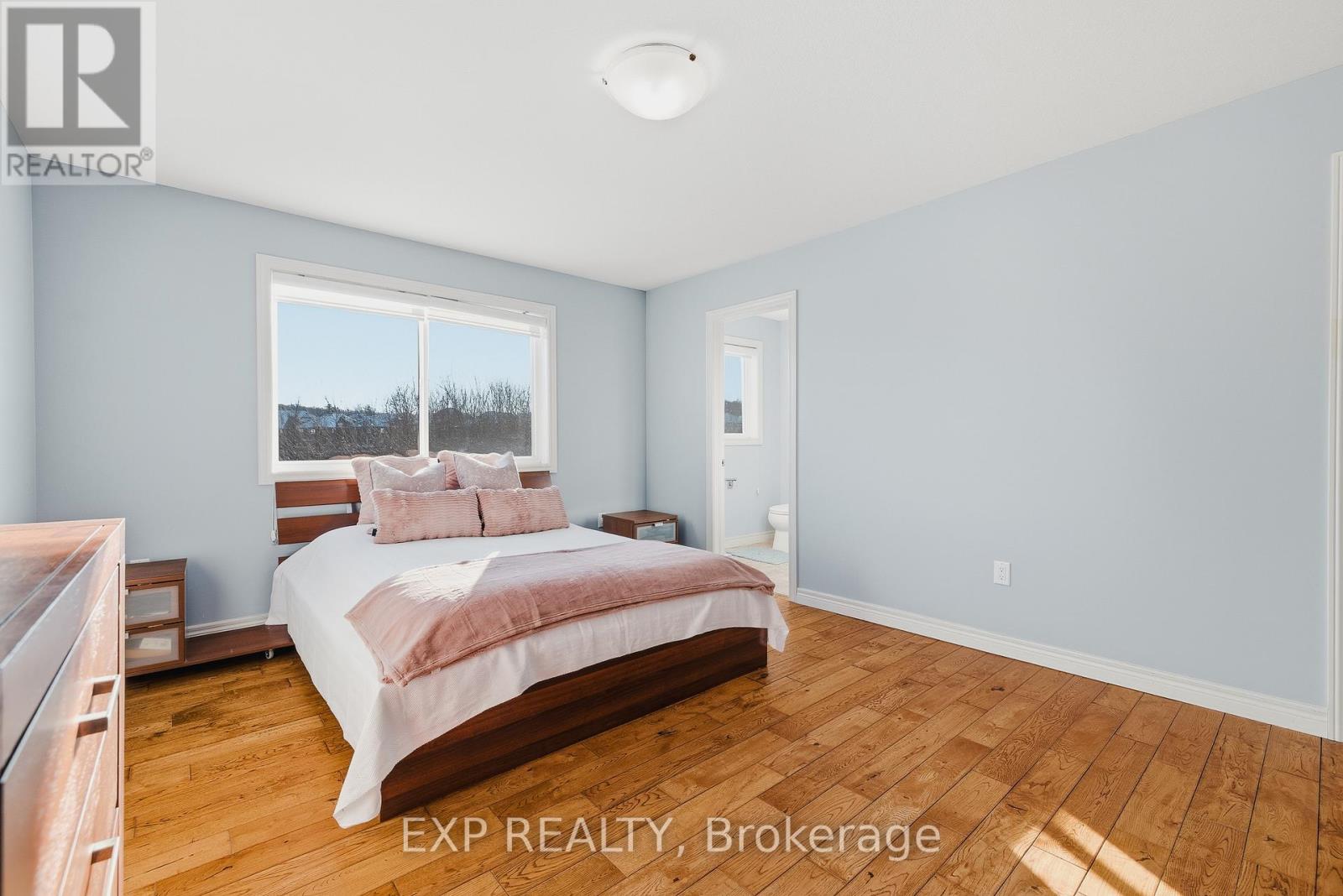 23 DOON CREEK STREET - 12