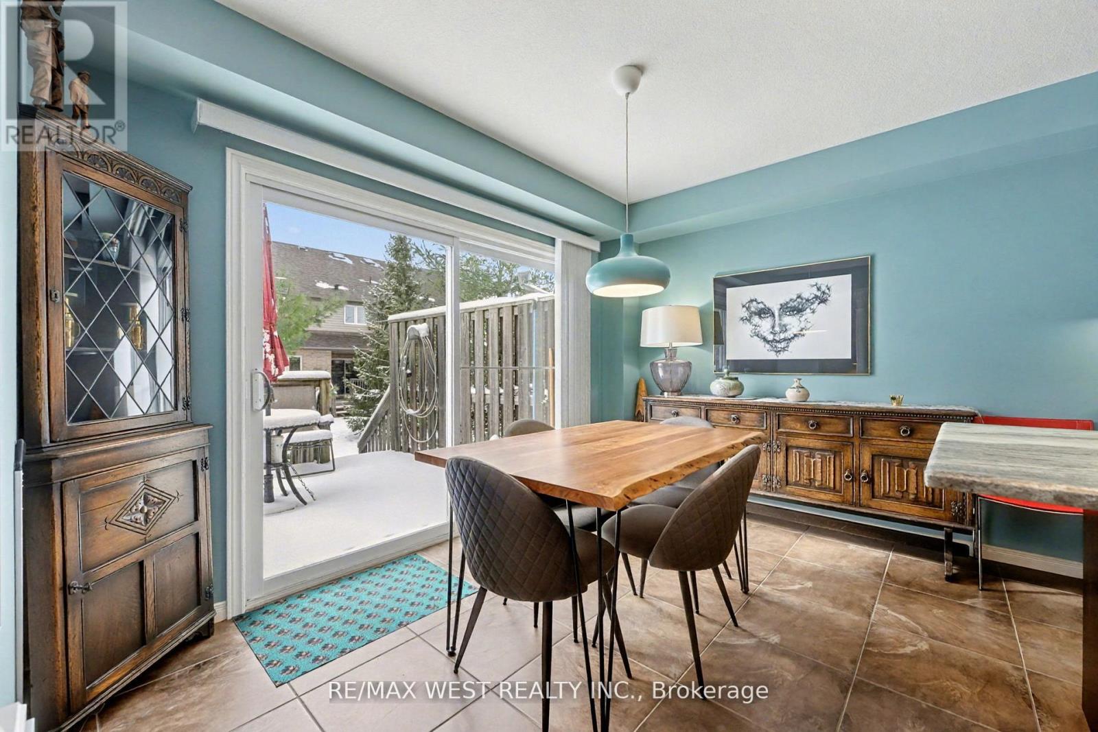 7 - 255 SUMMERFIELD DRIVE - Photo 4 of 9, Guelph (Pineridge/Westminster Woods), Ontario