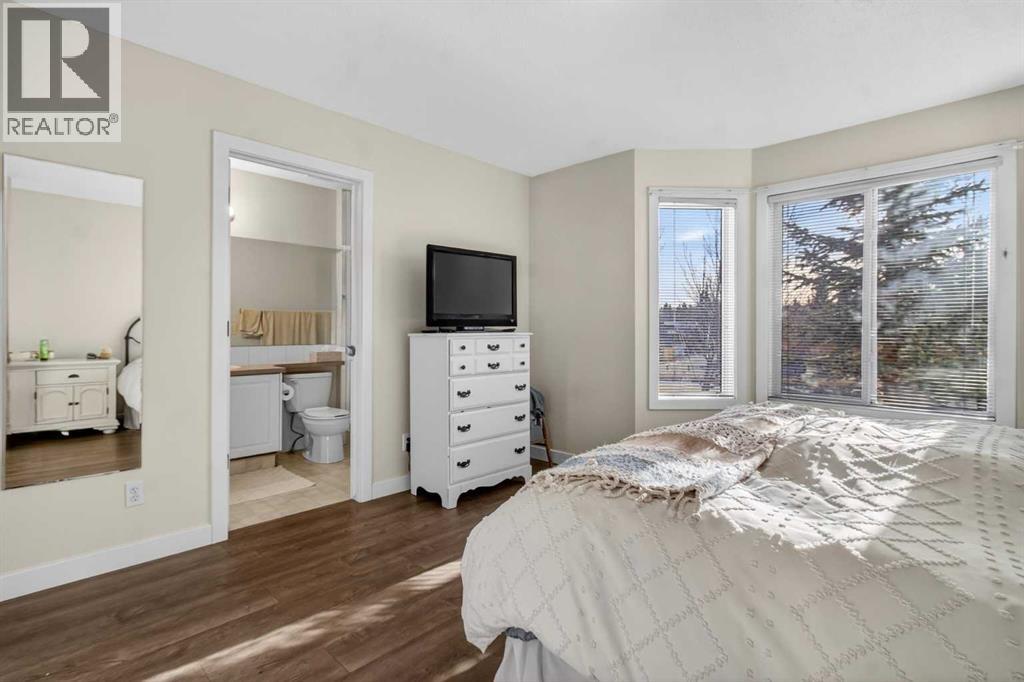 Single Family House for Sale in  Sandarac Villas NW Sandstone Valley Calgary 