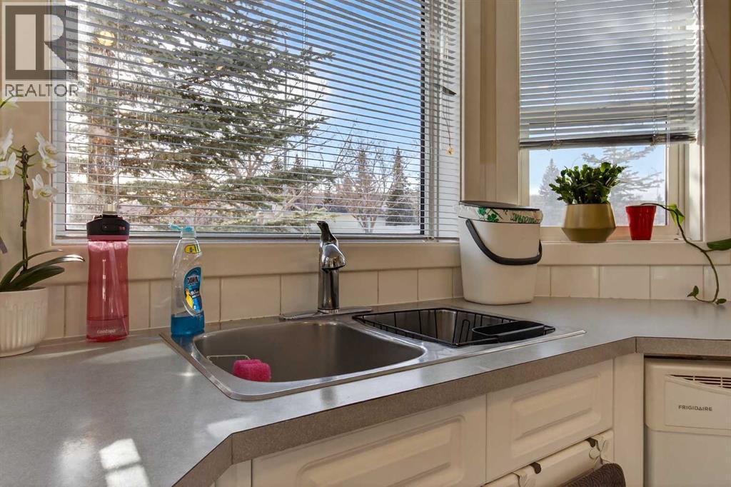 Single Family House for Sale in  Sandarac Villas NW Sandstone Valley Calgary 