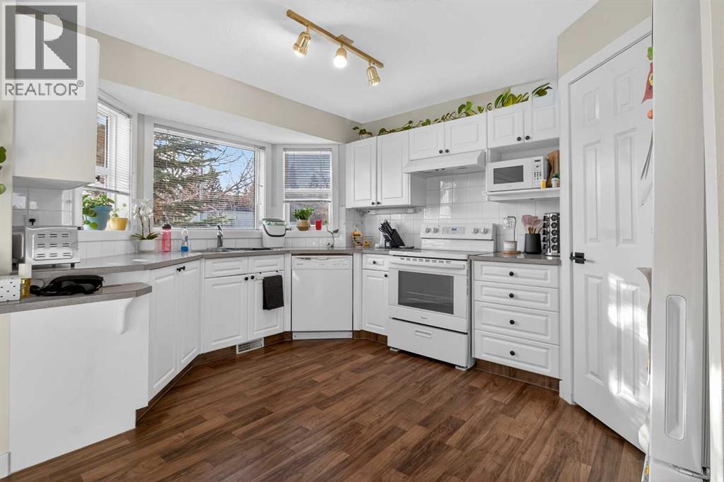 Single Family House for Sale in  Sandarac Villas NW Sandstone Valley Calgary 