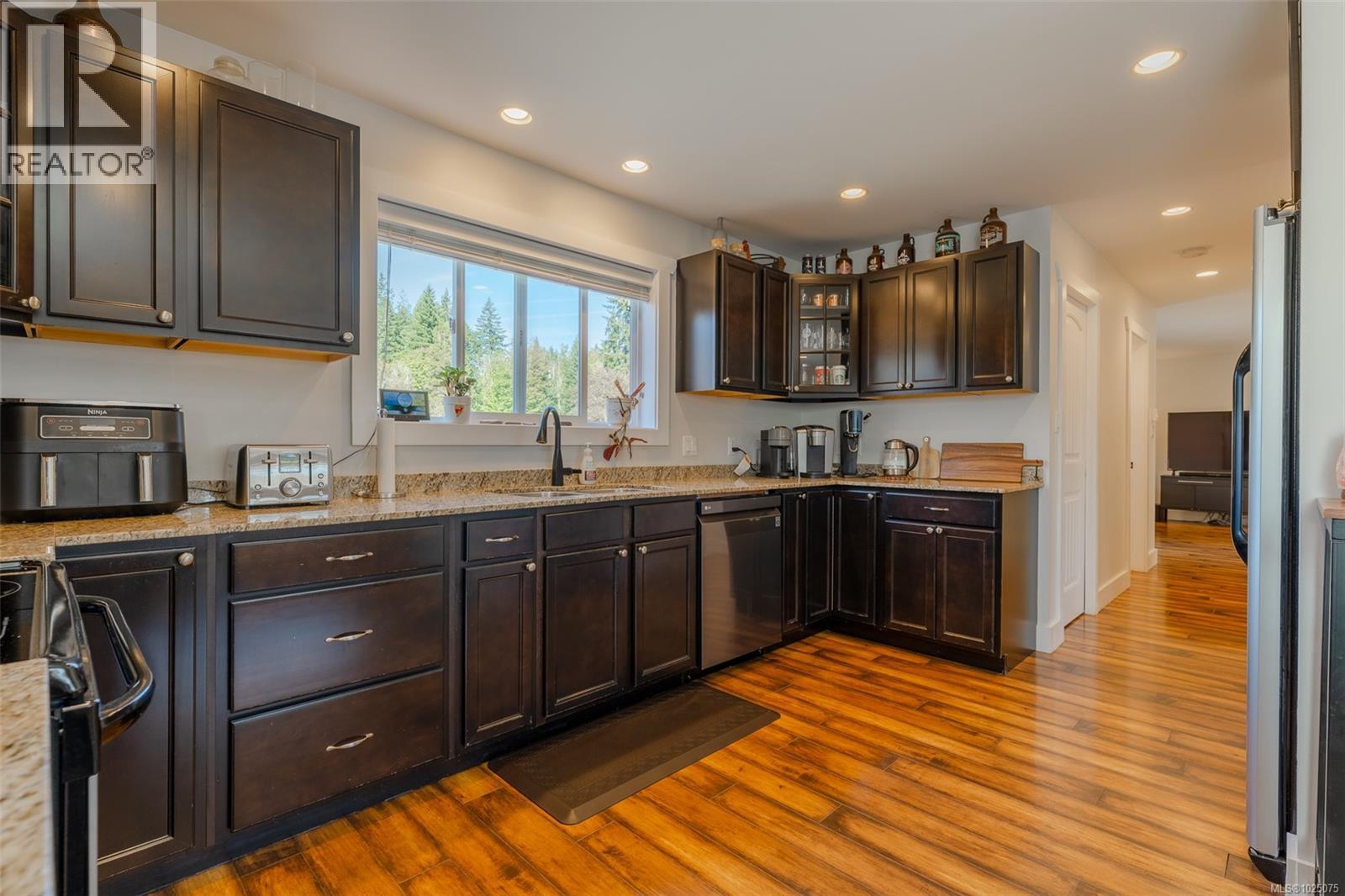 5585 SWALLOW DR - 15