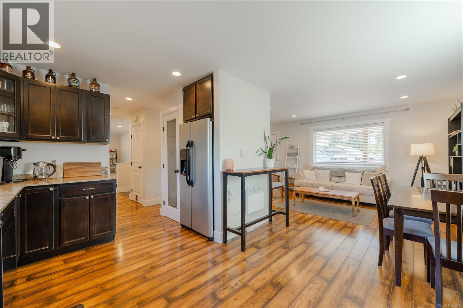 5585 SWALLOW DR - 16