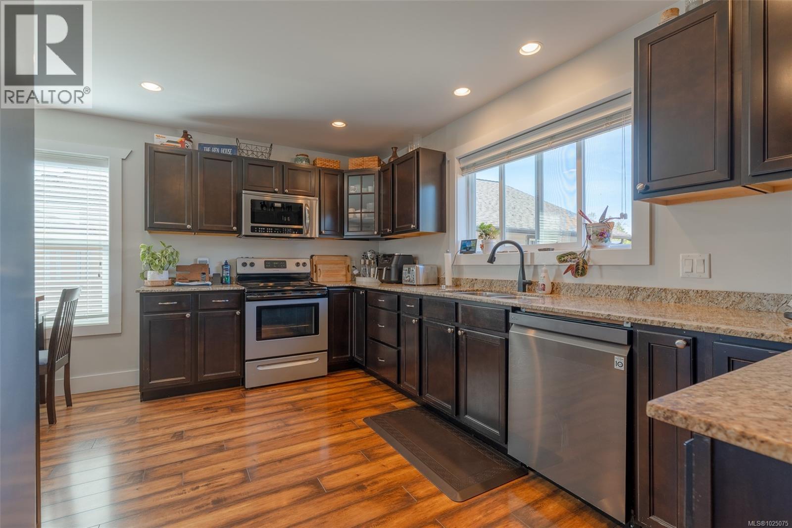 5585 SWALLOW DR - 19