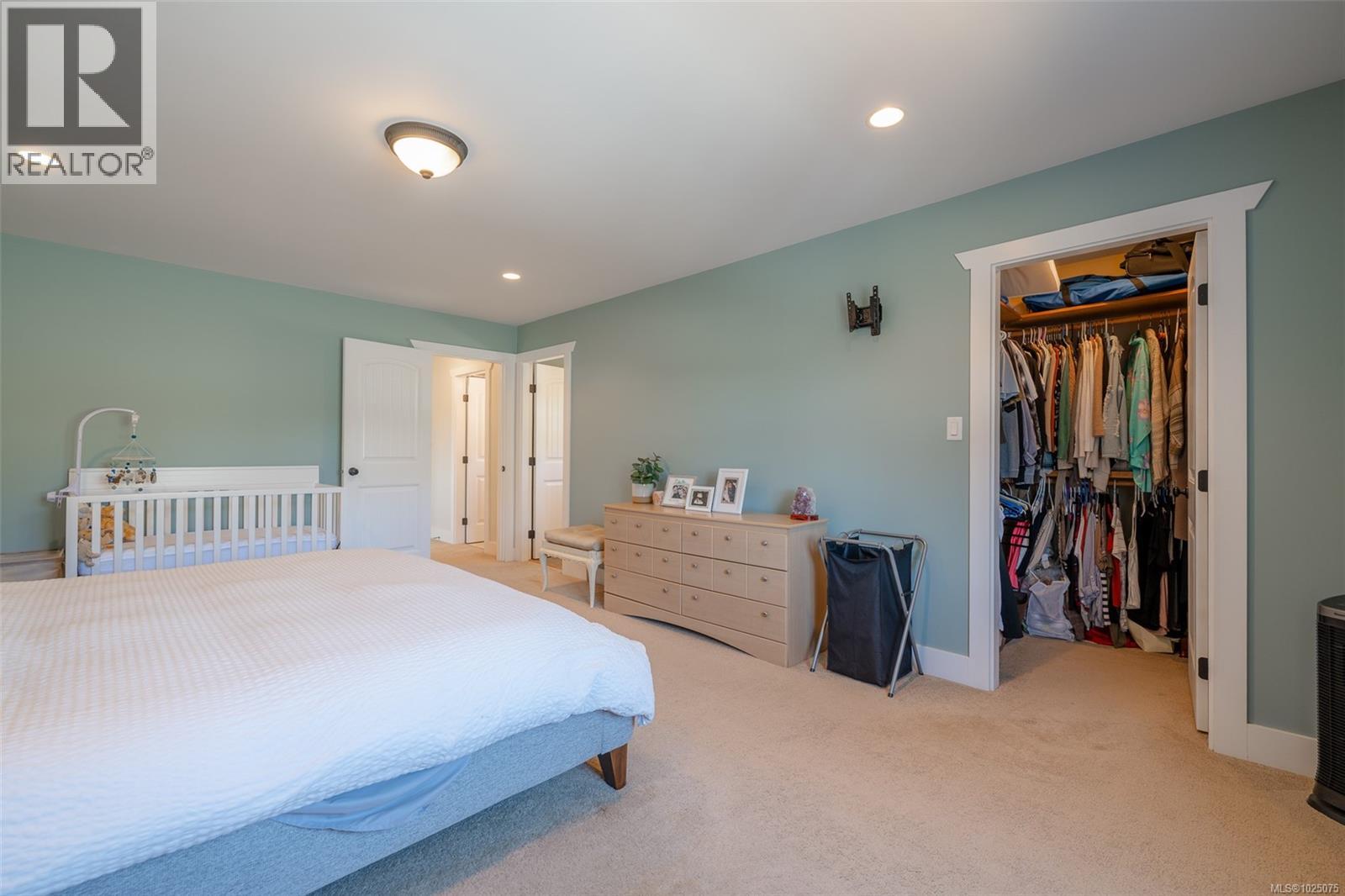 5585 SWALLOW DR - 30