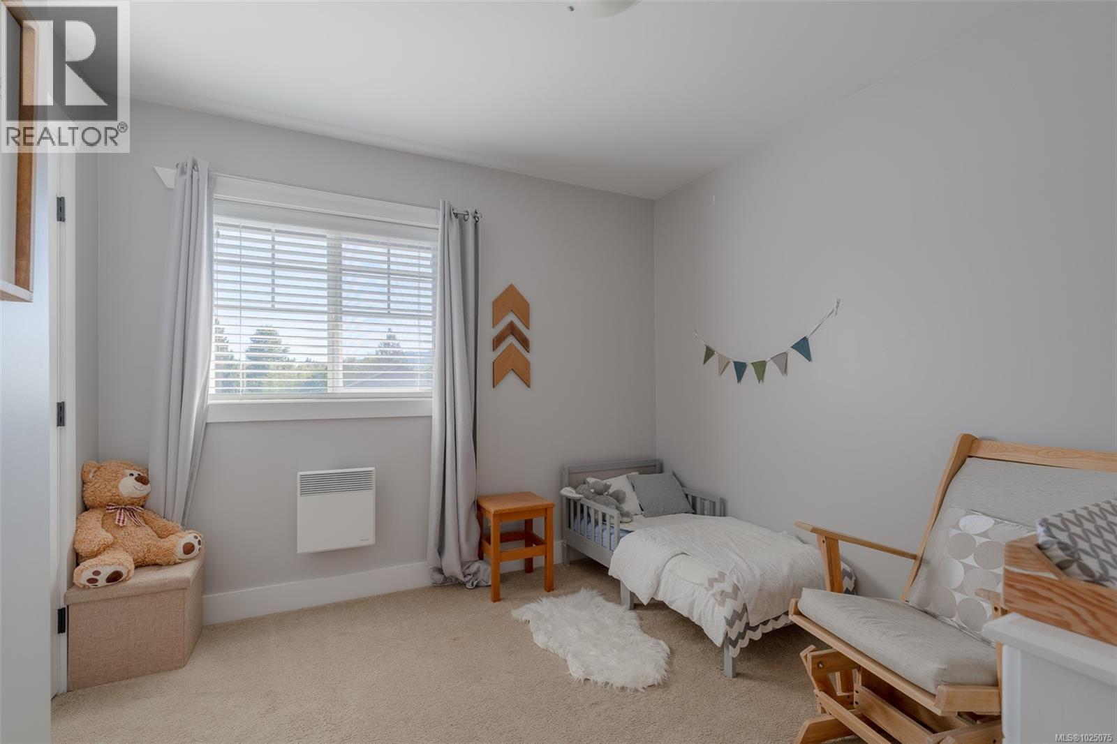 5585 SWALLOW DR - 33