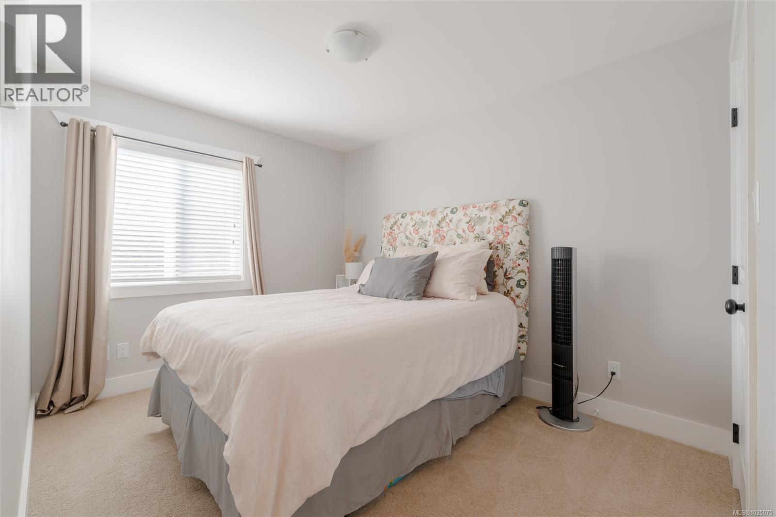 5585 SWALLOW DR - 34