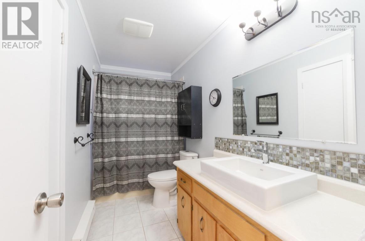 18 Sunnyvale Crescent - Photo 4 of 7, Lower Sackville, Nova Scotia