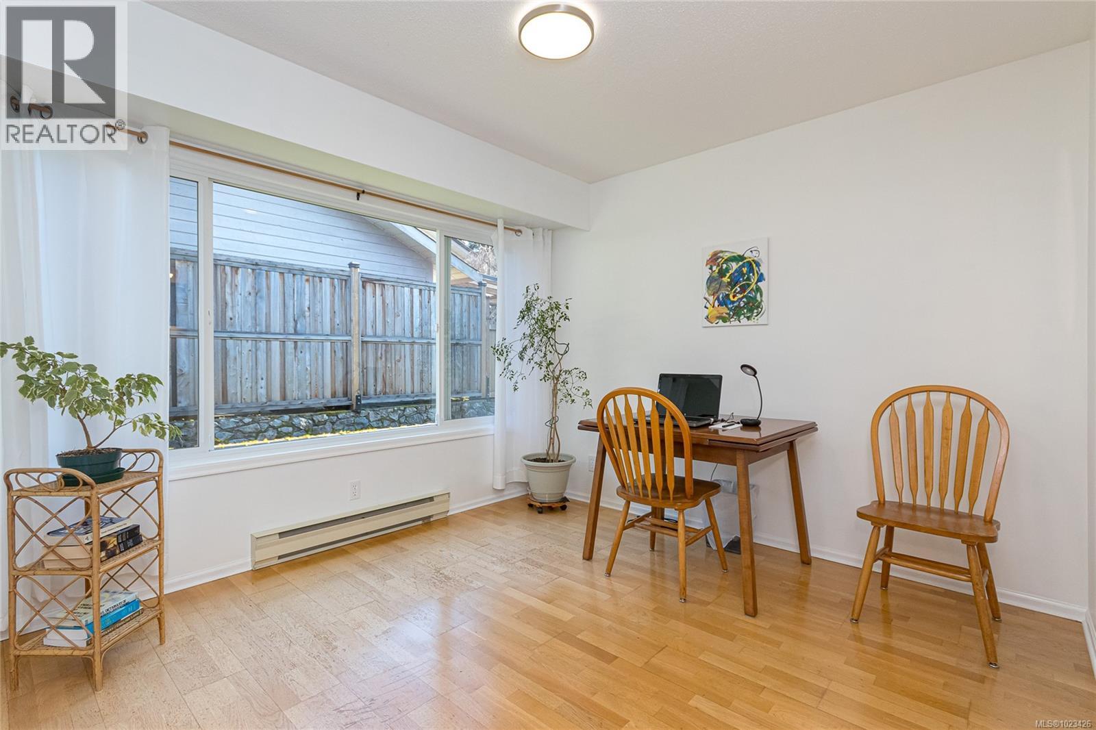 Single Family House for Sale in  Greenlea Dr Saanich 