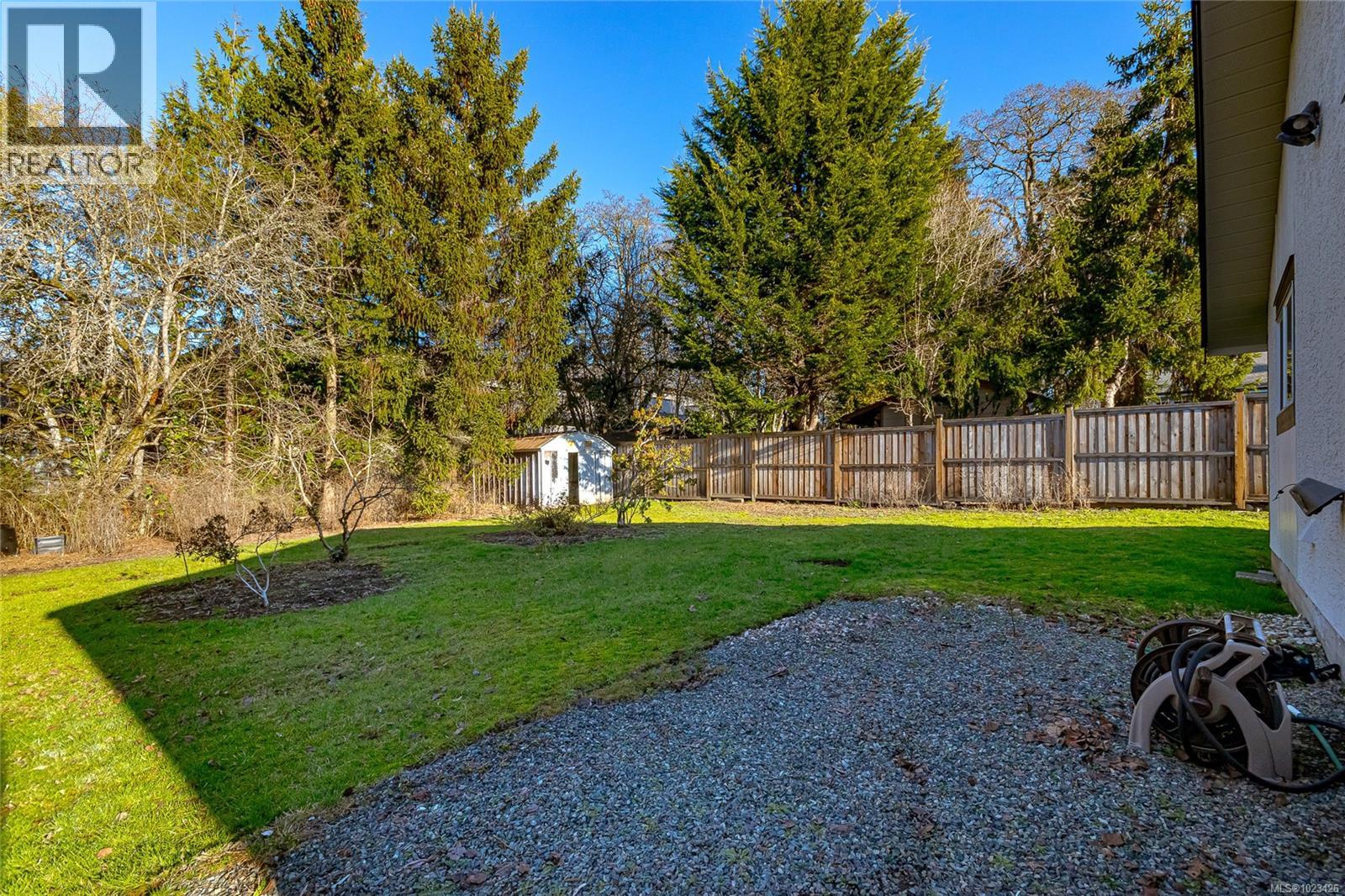 Single Family House for Sale in  Greenlea Dr Saanich 