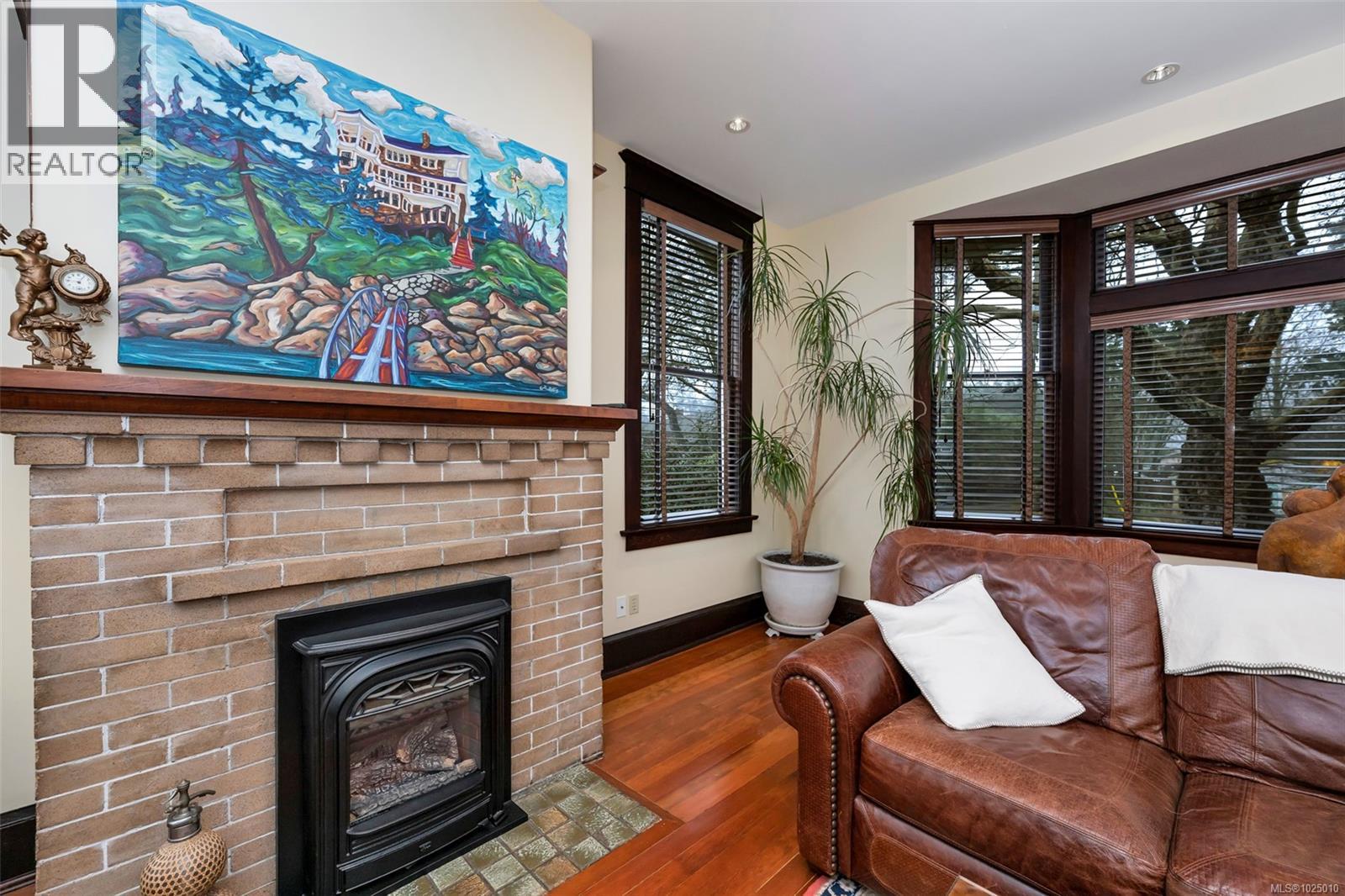  2753 Cavendish Avenue, Oak Bay