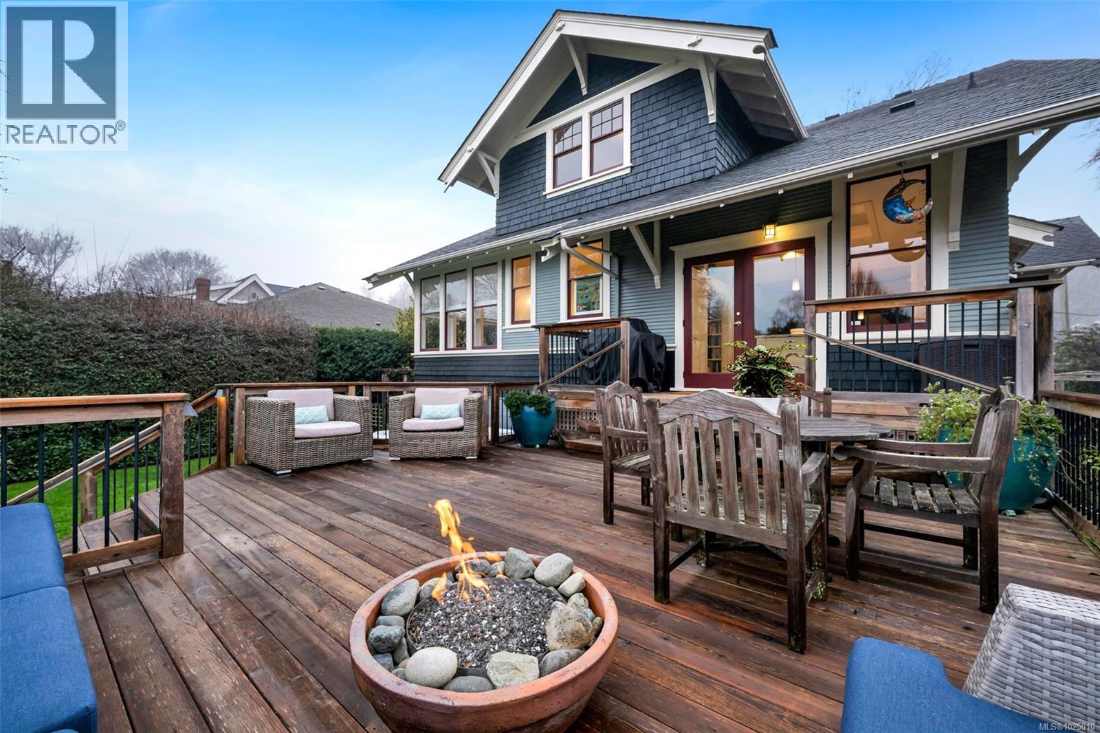 2753 Cavendish Avenue, Oak Bay