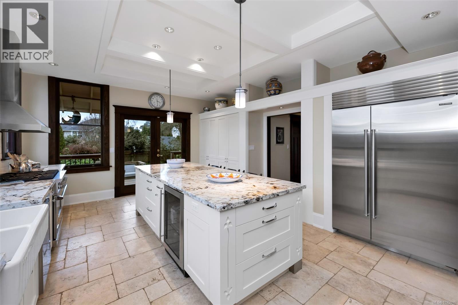  2753 Cavendish Avenue, Oak Bay