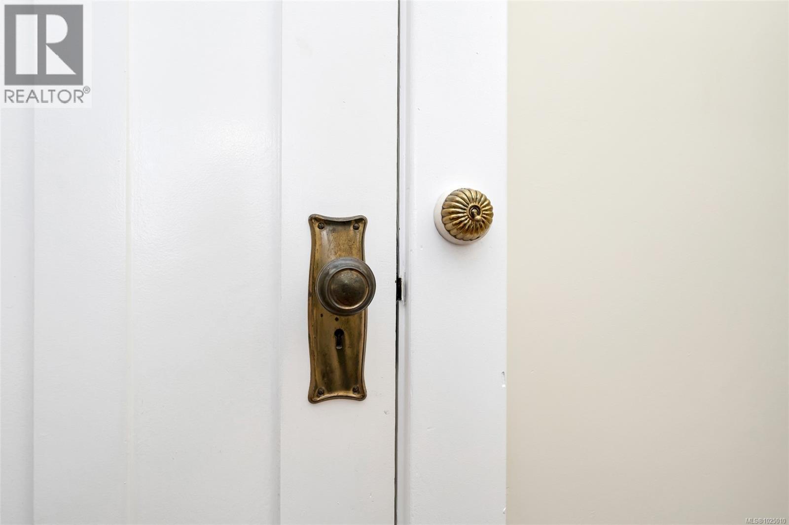  2753 Cavendish Avenue, Oak Bay