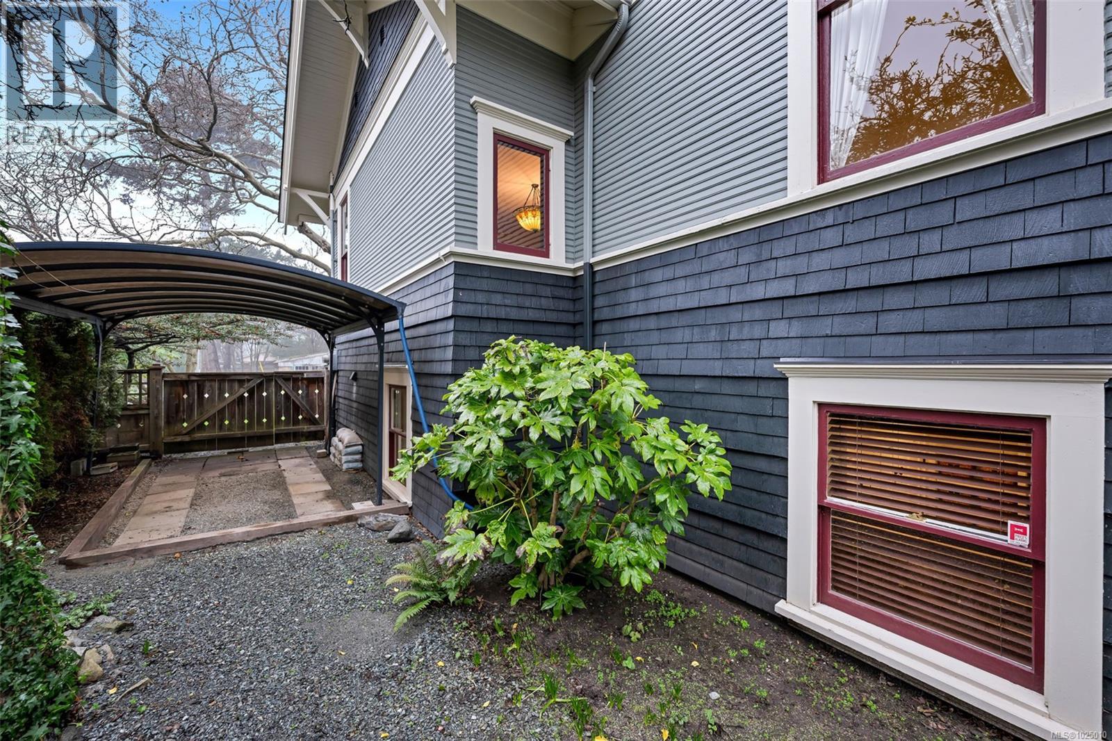  2753 Cavendish Avenue, Oak Bay