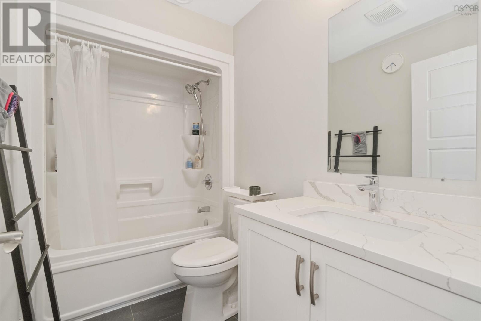 Property 33 of 46 of 11 Poonam Court