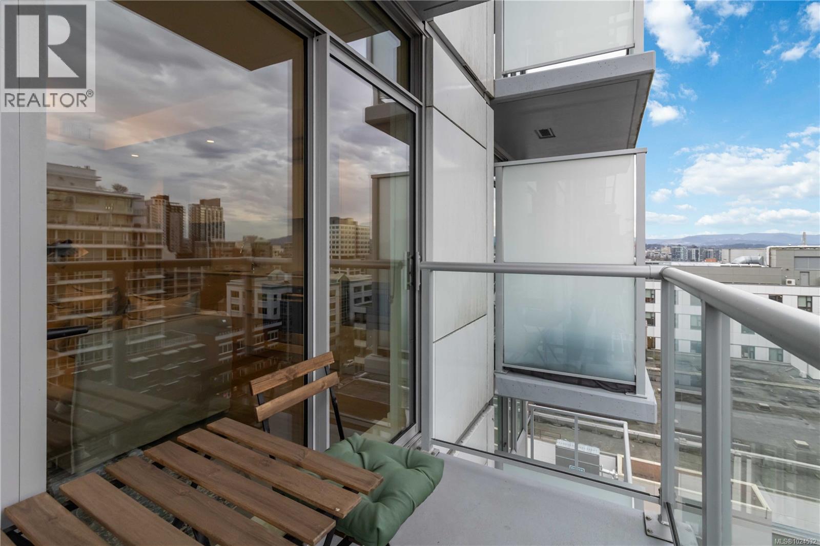 1204 848 Yates Street, Victoria