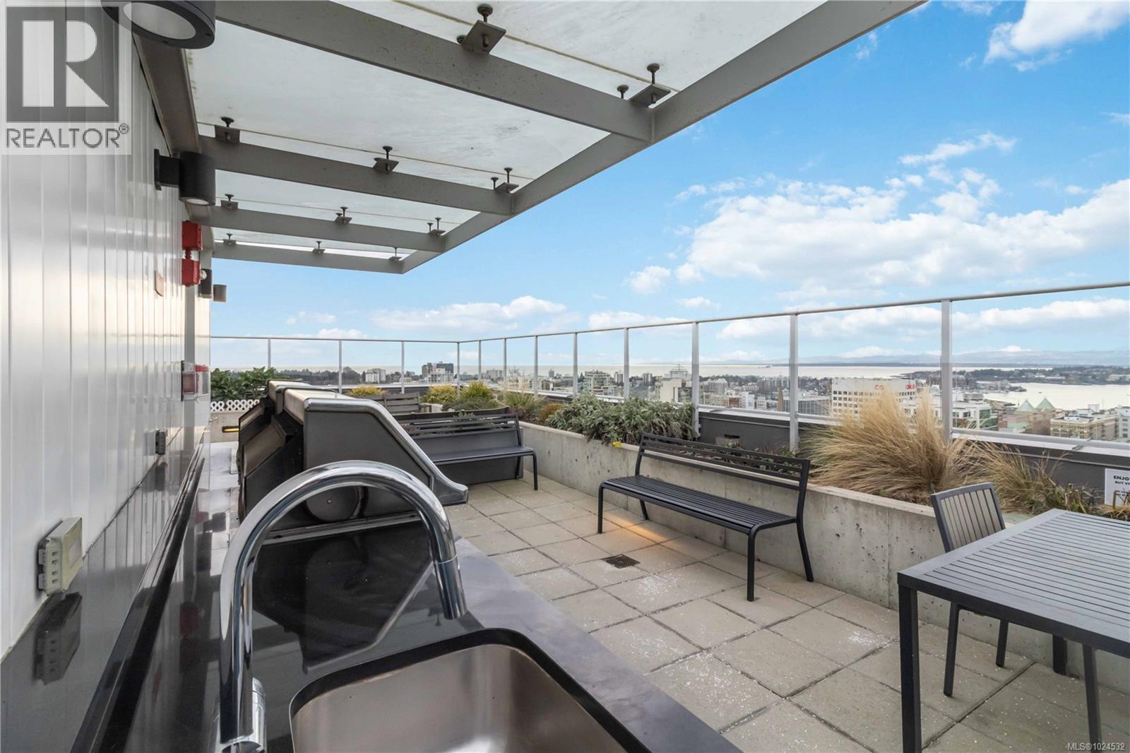 1204 848 Yates Street, Victoria