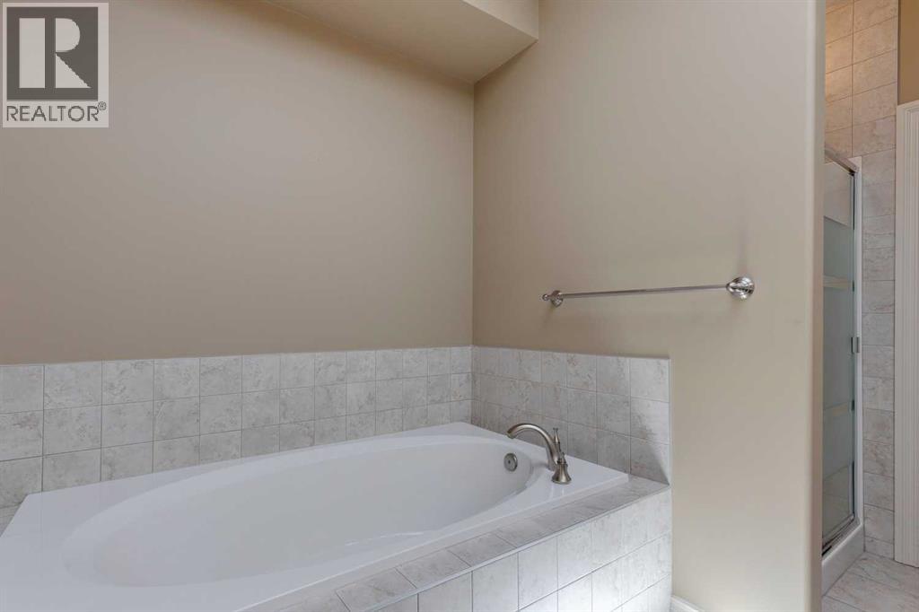 Single Family House for Sale in  Tuscany Ravine Heights NW Tuscany Calgary 